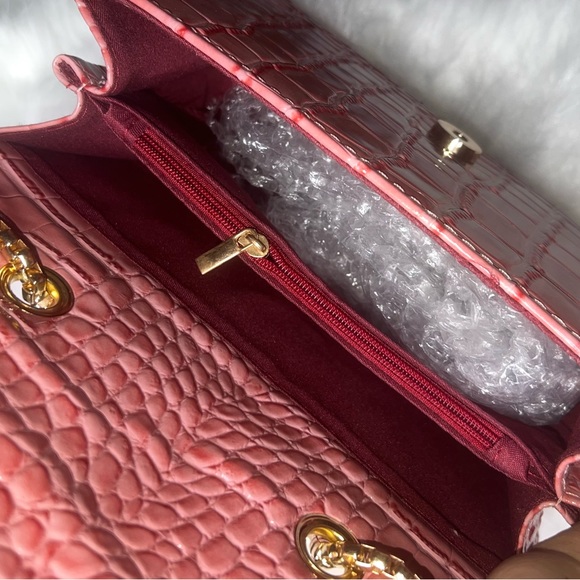 Snakeskin Print Bag  Beautiful Classy Bag.  Looks high end. Great Gift - Picture 5 of 6